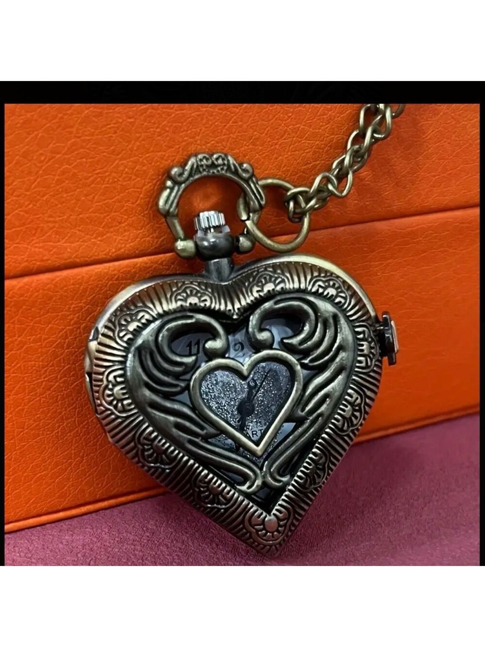 Vintage Style Bronze Heart-Shaped Pocket Watch Pendant